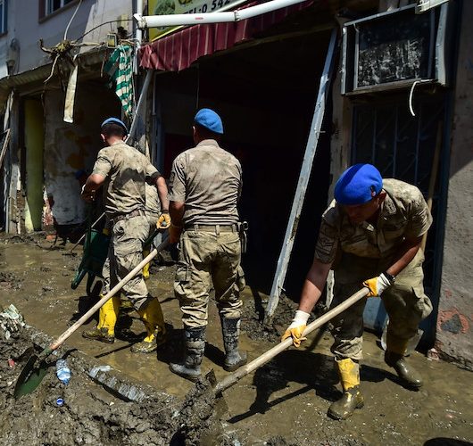 Sınır ötesi operasyondan dönen komandolar Bozkurt’ta yaraların sarılması için çalışıyor
