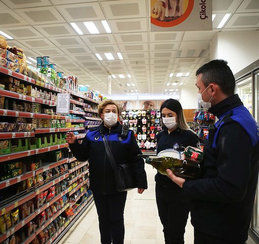Sakarya’da zabıta ekiplerinden KDV indirimi denetimi