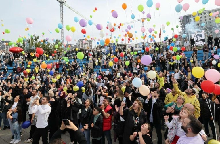 Lösemiyi yenen 5 yaşındaki Emin Efe için balonlar gökyüzüne bırakıldı