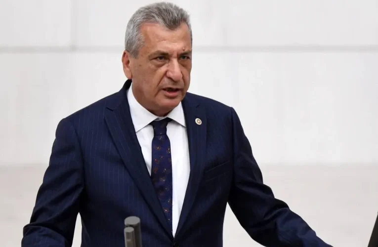 CHP’li Öztürkmen, okullara polis veya güvenlik görevlisi atanması gerektiğini söyledi