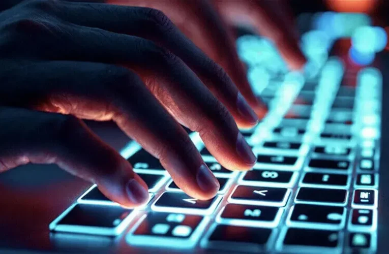 Yapay zeka dönüşümü ABD’de teknoloji şirketlerinde işten çıkarmaları hızlandırıyor