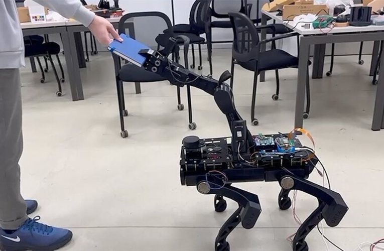 Geleceğin Türk mühendis adayları yerli robotik sistemlerle yetişiyor