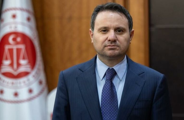 Akın Gürlek’ten Kızılay paylaşımı