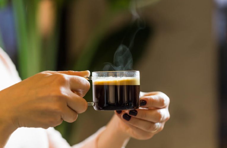 Kahve içmek faydalı mı, zararlı mı? Günde 5 fincan içmenin bilinmeyen etkisi