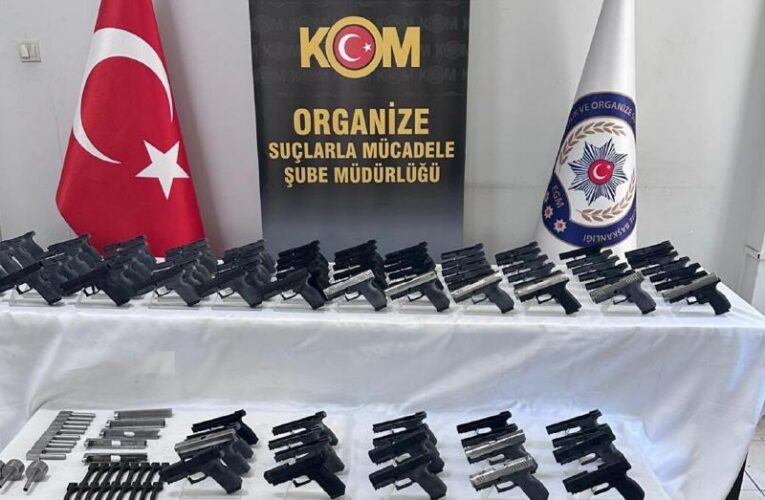 İzmir ve Manisa’da silah kaçakçılığı operasyonu: 13 gözaltı