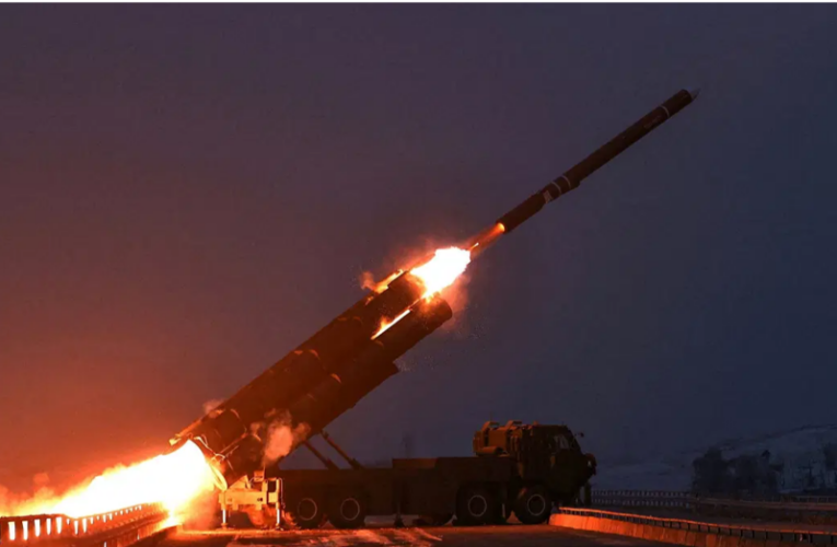 Trump “Görüşeceğiz” dedi, Kim Jong-un füze fırlattı