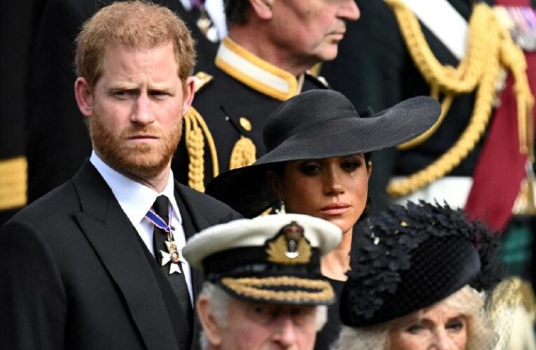 6 yıl sonra eve dönüyorlar. Harry ve Meghan’ın “Amerikan rüyası” kötü bitti