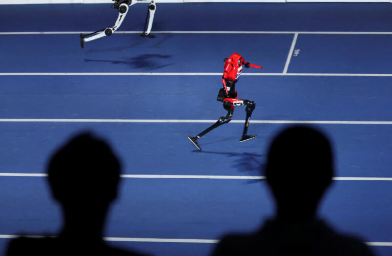 Usain Bolt’un rekorunu geçti: Robot 100 metreyi 9,32 saniyede koştu