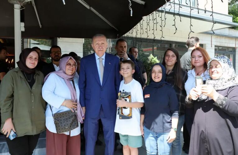 Cumhurbaşkanı Erdoğan’dan esnaf ziyareti