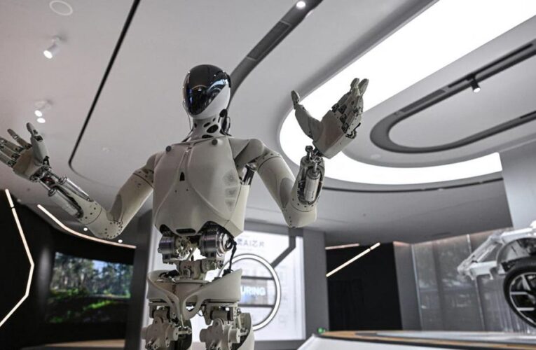 Çin insansı robotları iş gücüne dahil edecek