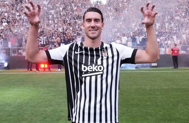 Beşiktaş, Dusan Vlahovic’i UEFA kadrosuna ekledi