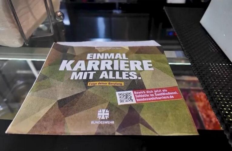 Almanya’da ‘dönerle’ asker topluyorlar