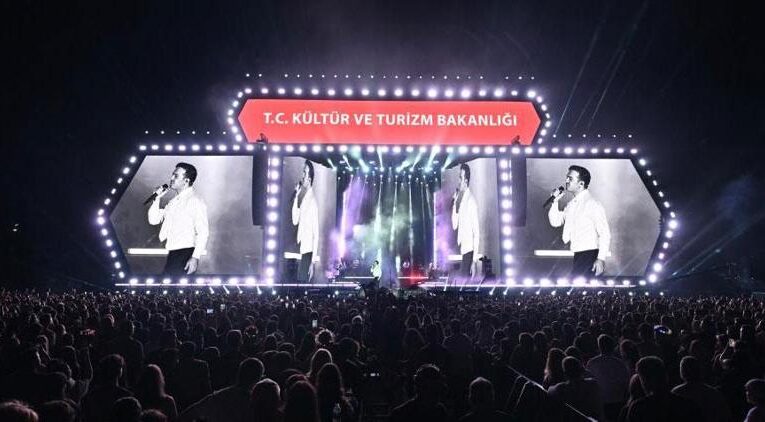 Ordu’da Mert Demir rüzgarı! Konser alanı tıklım tıklım doldu