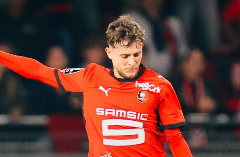 Eski Fenerbahçeli Szymanski, PSG’ye acımadı