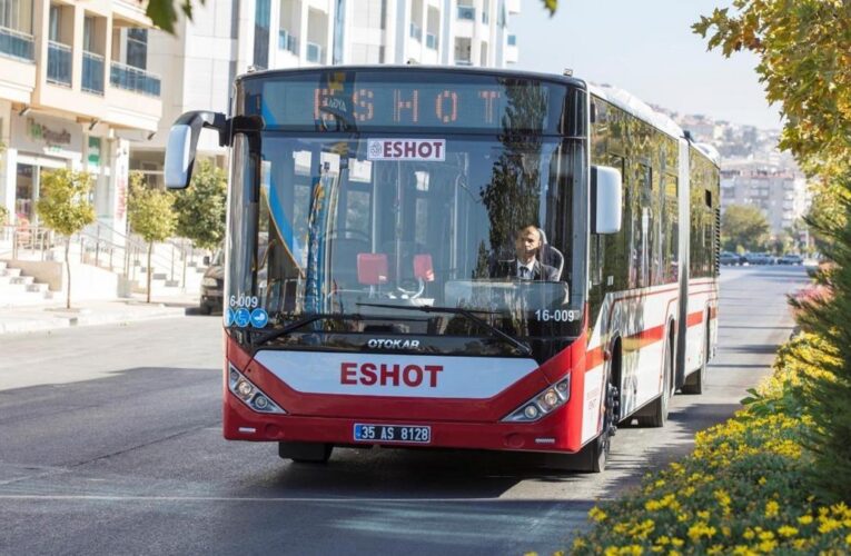 İzmir’de 30 Ağustos’ta ulaşım yüzde 50 indirimli