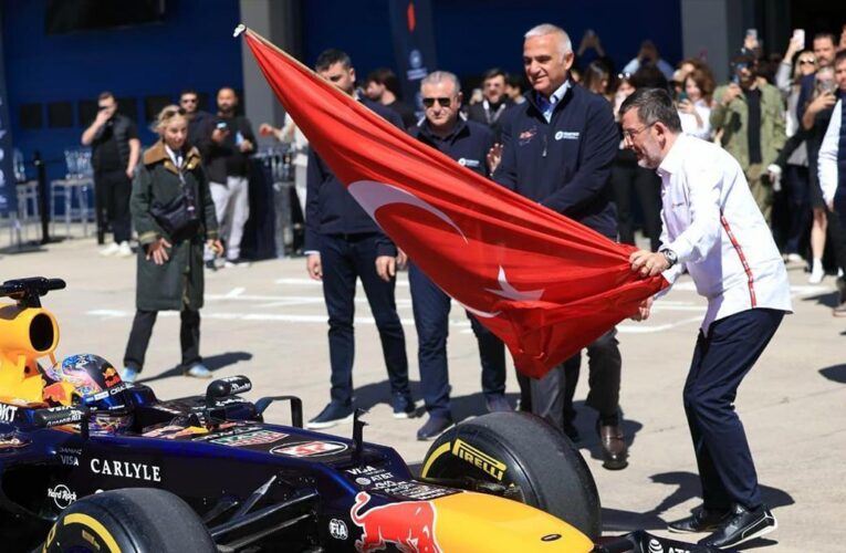 Bakan Ersoy müjdeyi verdi: İstanbul Park, 2031’e kadar F1 takviminde