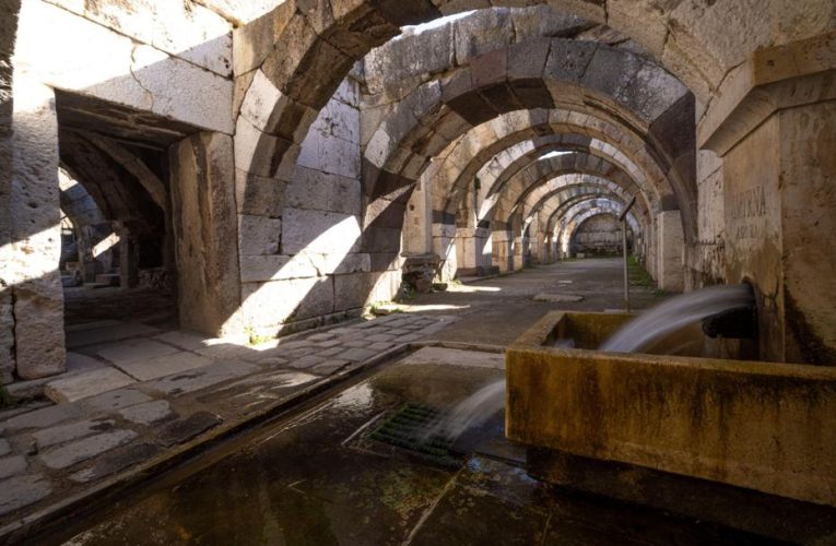 İzmir’de 2 bin yıllık su hala akıyor. Smyrna Antik Kenti’nde yeni keşifler