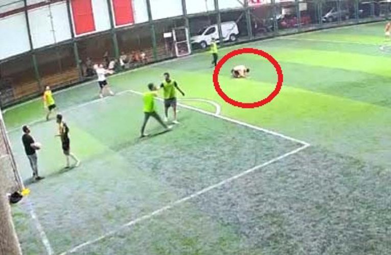 Halı saha maçı sırasında fenalaştı, hastanede hayatını kaybetti