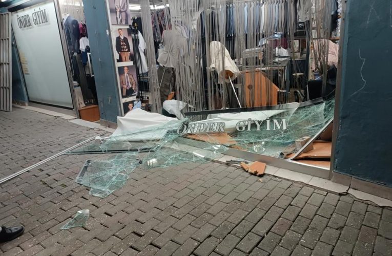 Dükkana dalan sürücü aracı bırakıp kaçtı