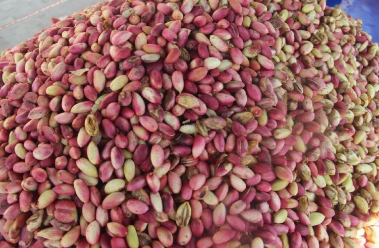 1 kilosu 700 lira. Tezgahta yerini aldı