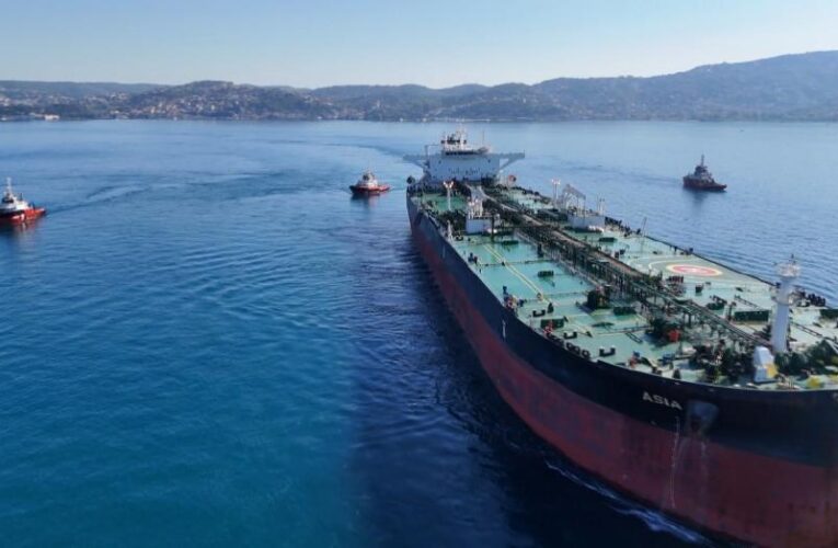 Rusya’da İHA saldırısına uğrayan tanker İstanbul Boğazı’nda
