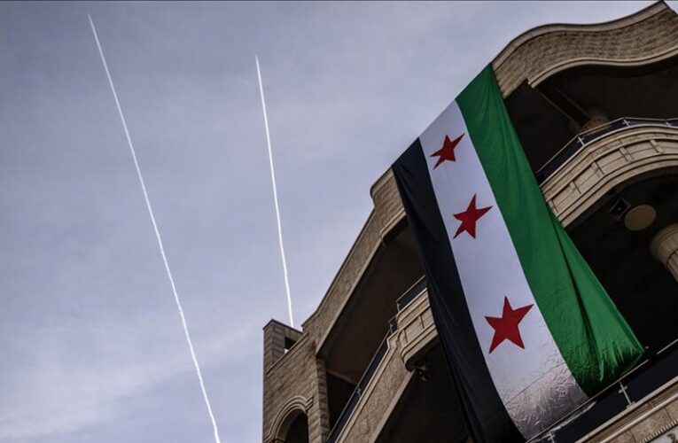 Suriye’de eski rejim generali Adil İsa Lübnan’dan teslim alındı