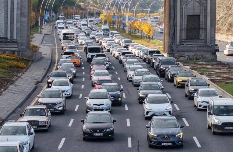 Trafikteki araç sayısı 207 bin 508 arttı