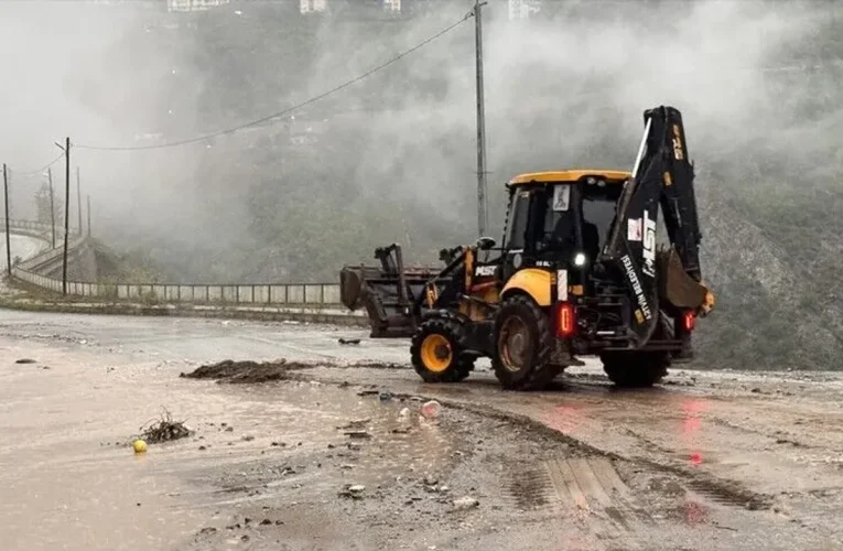 Artvin’de taşkın, su baskını ve heyelan