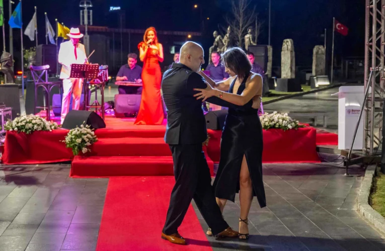 Bornova’da muhteşem ‘Zafer’ resepsiyonu
