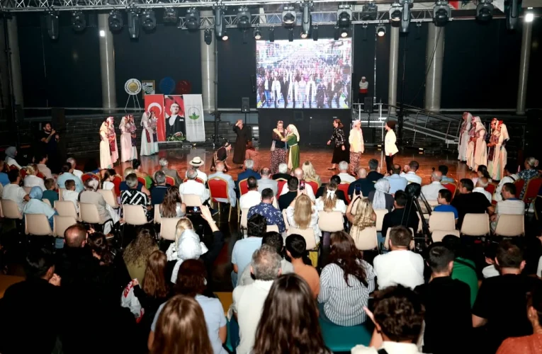 Büyük Zafer Bursa Osmangazi’de muhteşem gösteriyle anlatıldı