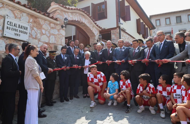 Celal Bayar, vefatının 40. yılında Bursa Gemlik’te anıldı