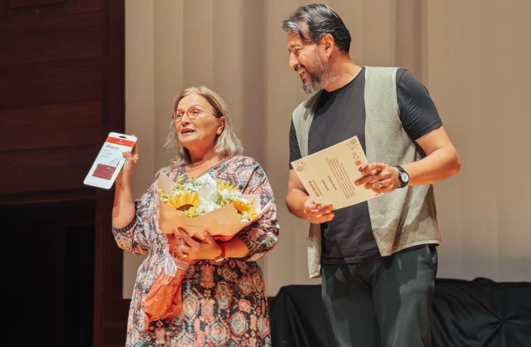 Gençlerin ortak hikâyesi İzmir’de sahneye taşındı
