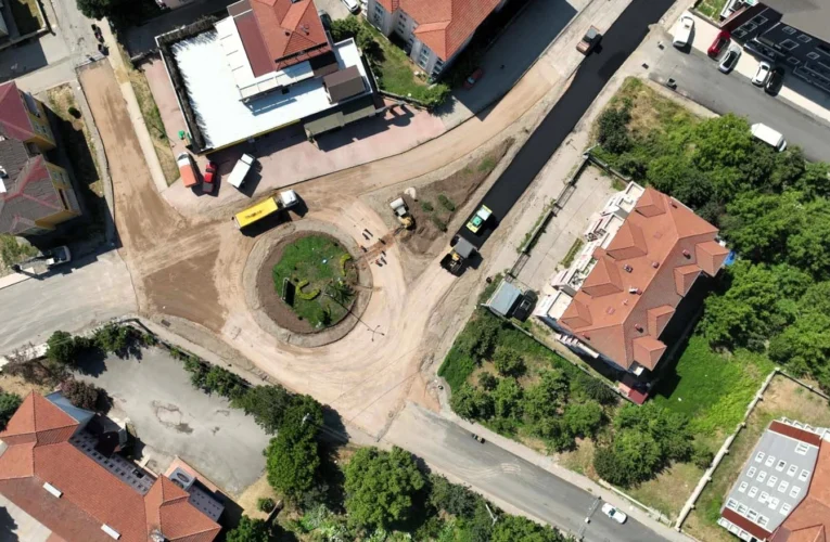 Gölcük’te Ergenekon Caddesi kavşağı yenileniyor