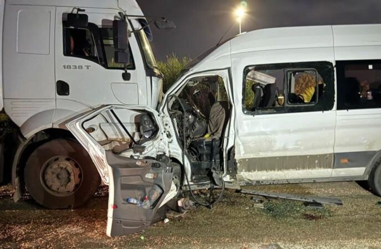 Hatay’da feci kaza: 1 ölü 14 yaralı!