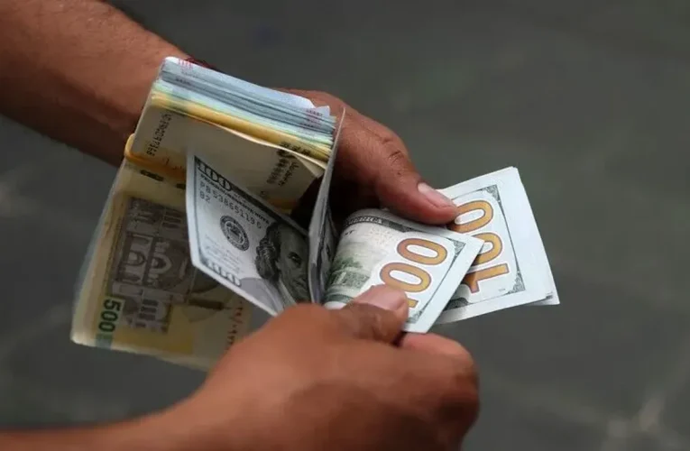 İran’da dolar serbest piyasada tarihinin en yüksek seviyesine çıktı