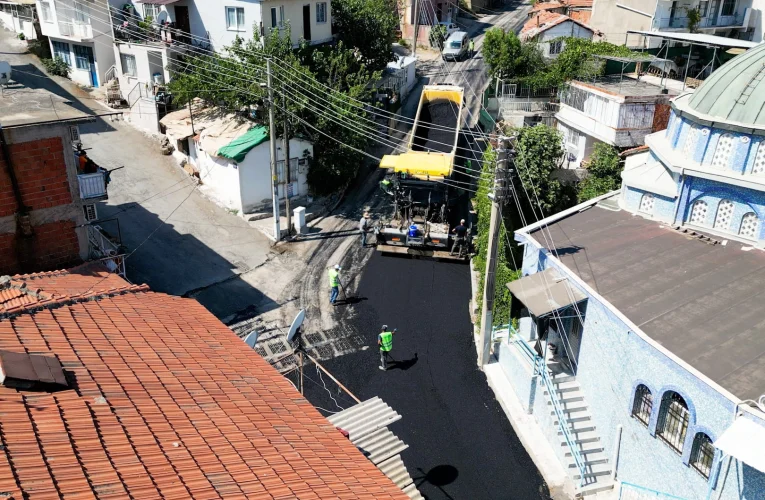İzmir Narlıdere’de asfalt seferberliği
