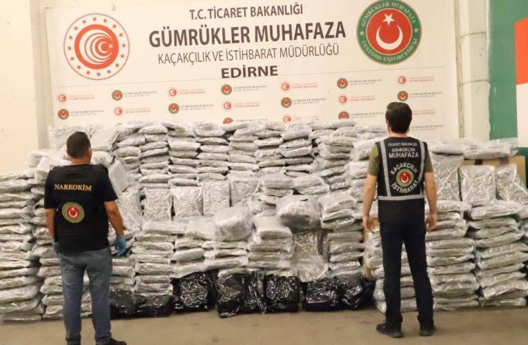 Kapıkule Gümrük Kapısı’nda 810 kilogram uyuşturucu ele geçirildi