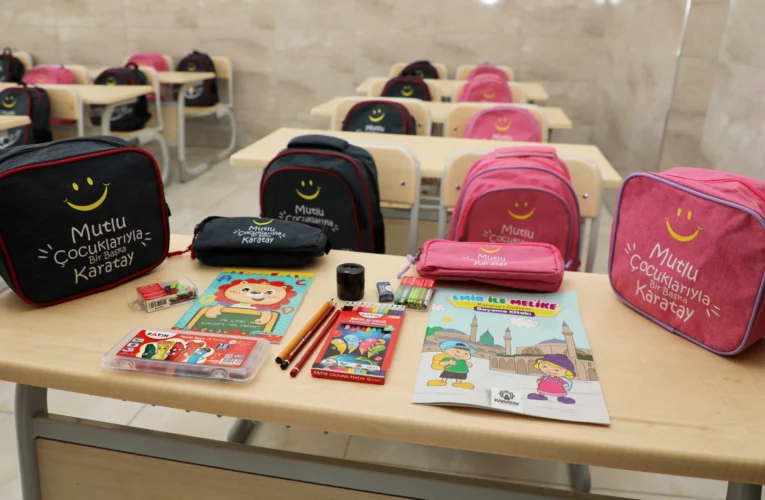 Karatay’da 9 bin öğrenciye çanta ve kırtasiye seti hediyesi