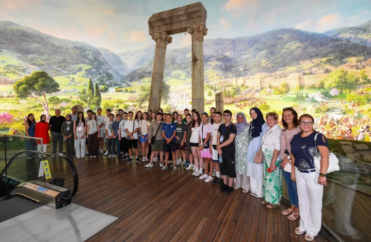Kardeş şehirlerin gençleri Bursa Osmangazi’de buluştu
