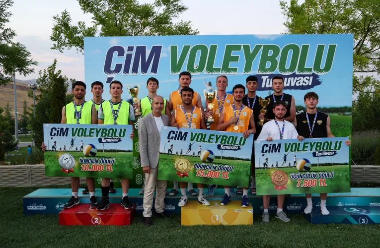 Konya Selçuklu’da ‘Çim Voleybolu’na muhteşem final