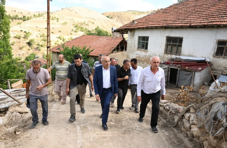 Malatya Hekimhan’da selin yaraları sarılıyor
