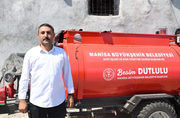 Manisa Büyükşehir’in tankeri yangının köye ulaşmasını engelledi