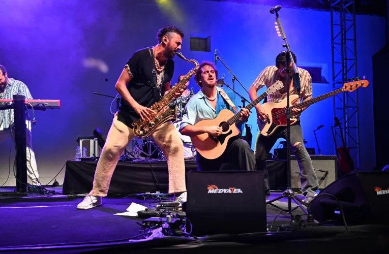 Manisa’da Evrencan Gündüz’den unutulmaz konser
