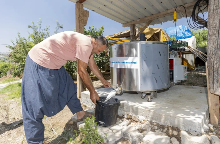 Mersin’de üreticiye süt soğutma tankı desteği