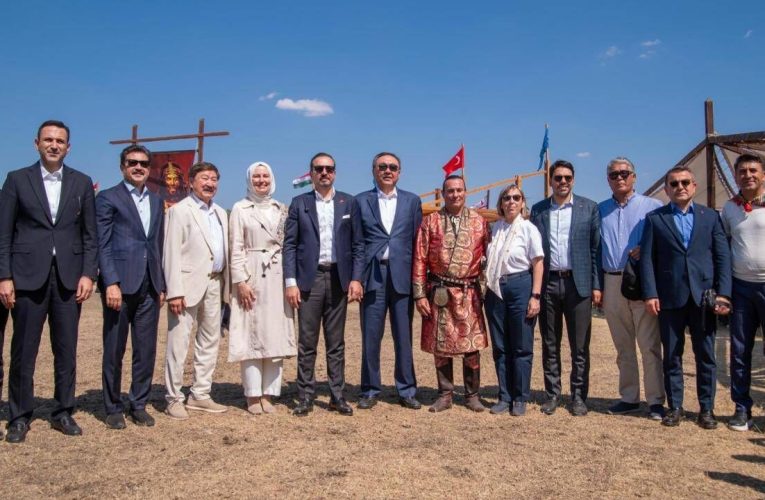 Türk Dünyası Macaristan’da buluştu