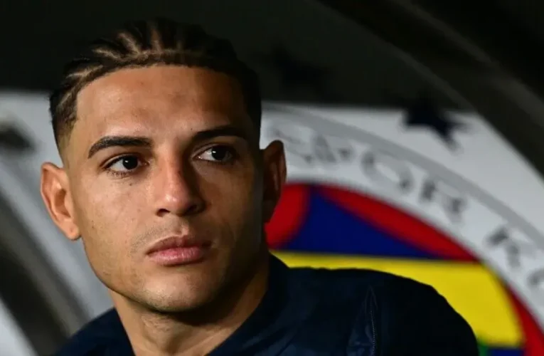 Fenerbahçe’den Carlos hamlesi