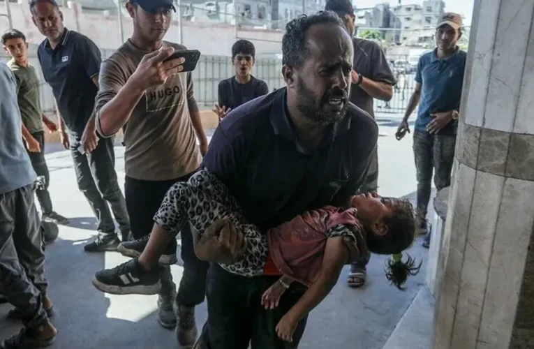 İsrail, ateşkese rağmen Gazze’de yerinden edilenlerin kaldığı çadırlara saldırdı