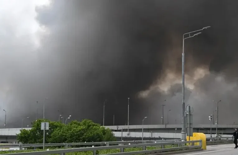 Rusya’nın Krasnodar bölgesine İHA saldırısının ardından petrol rafinerisinde yangın çıktı