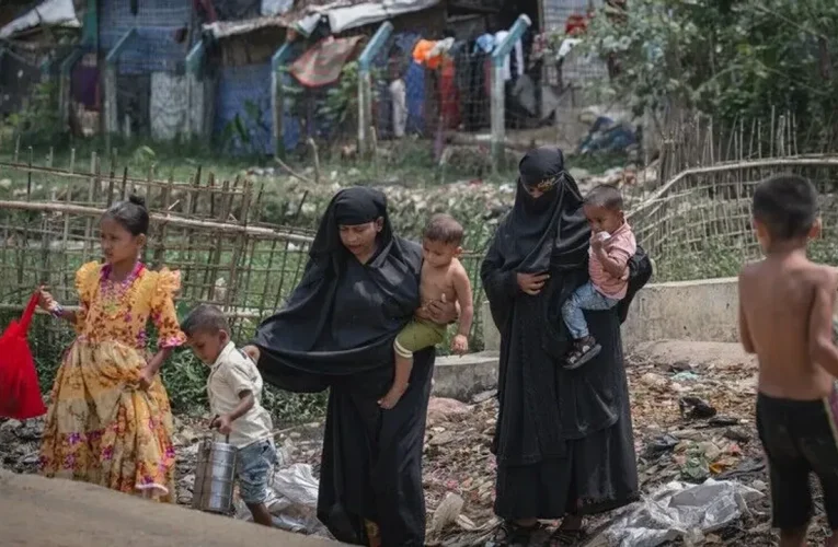 Myanmar, 300 binden fazla Arakanlı Müslümanın ülkeye dönüşünü güvenlik koşullarına bağladı