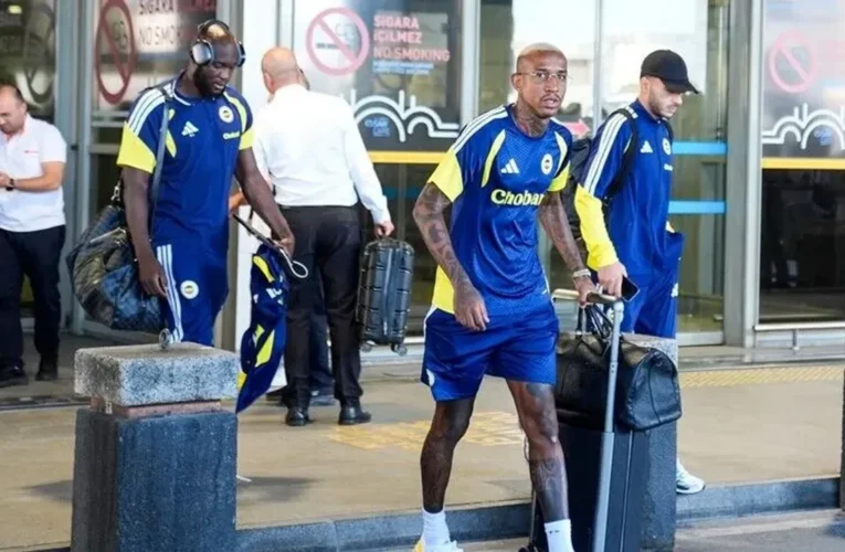 UEFA Şampiyonlar Ligi’nde lig aşamasına yükselen Fenerbahçe yurda döndü